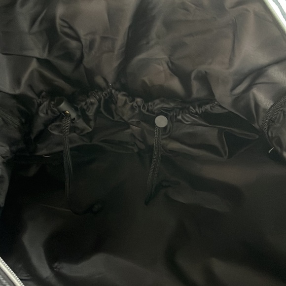 Black and White overnight bag​ - Picture 7 of 8